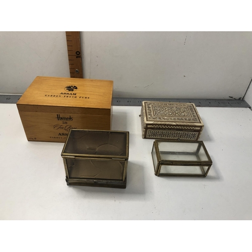 1 - X4 vintage boxes