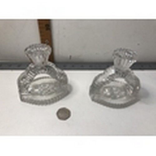 25 - X2 glass candle sticks