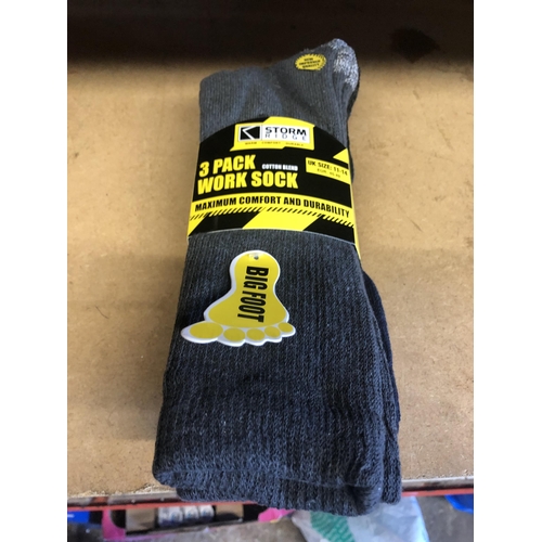 44 - New pack of 3 work socks