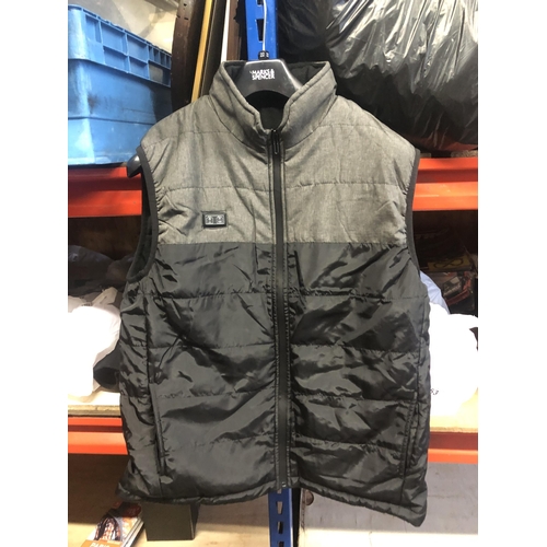 102 - New heated vest
Size M