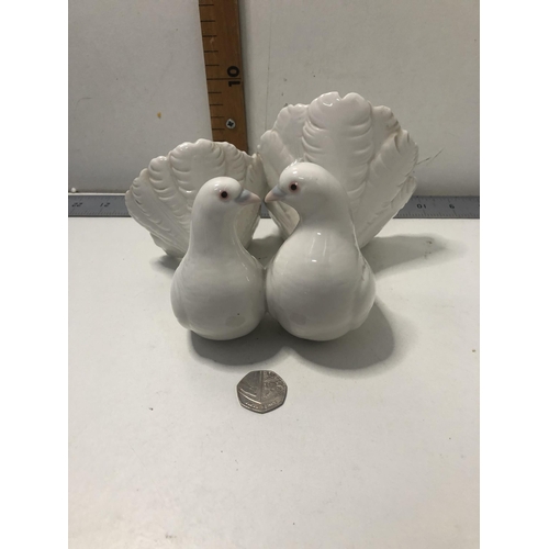 107 - Lladro pair of doves