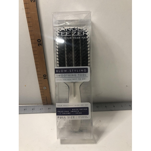 145 - New Tangle Teezer brush