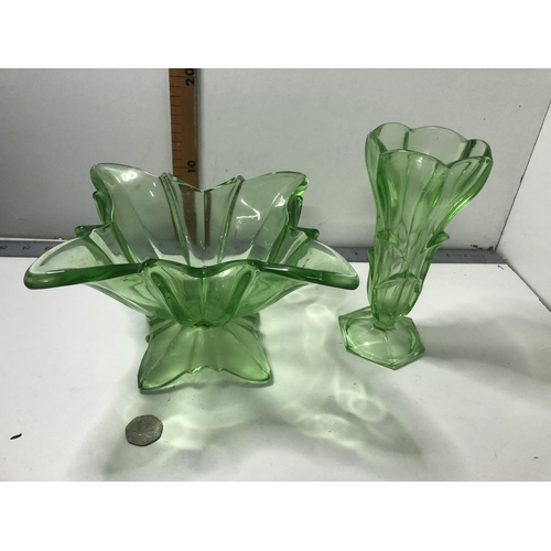 139 - X2 green glass items
PLEASE NOTE NOT POSTABLE