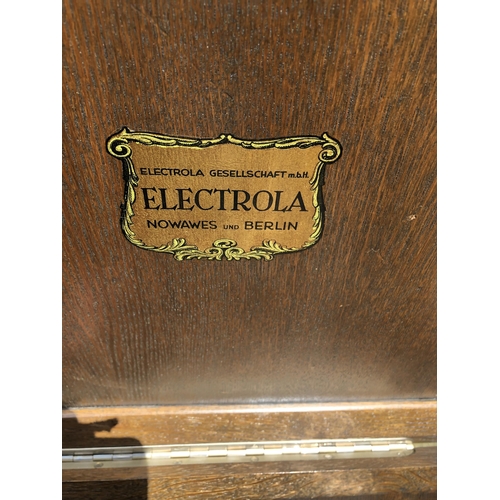 121 - Electrola gramaphone
PLEASE NOTE NOT POSTABLE