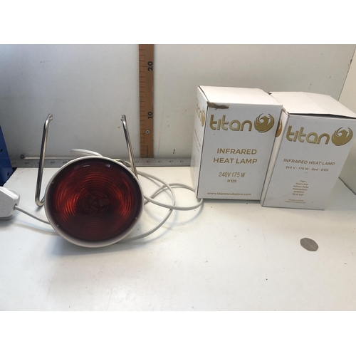 125 - Incubator lamp & spare bulbs