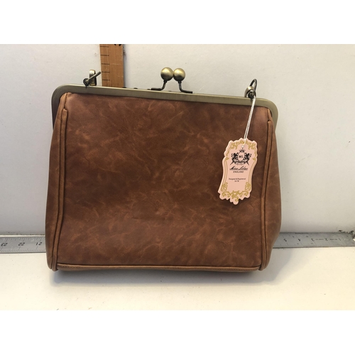 134 - New Miss Lilac leather handbag