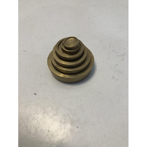 102 - Brass weights