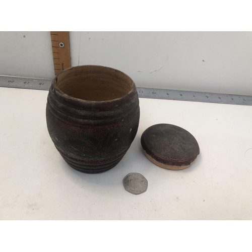 47 - Vintage wooden pot