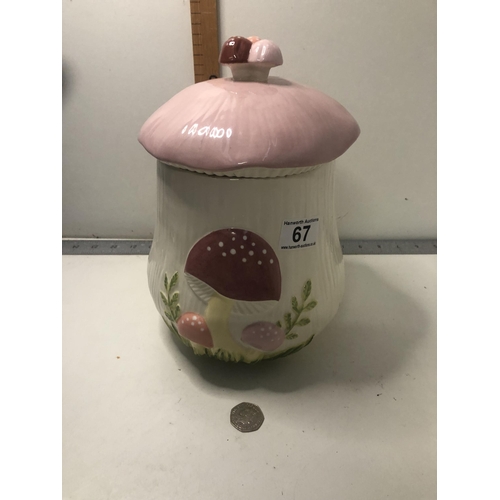 67 - Vintage mushroom cookie jar