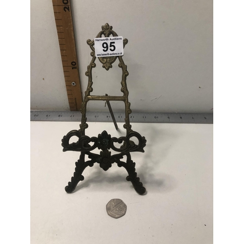 95 - Small brass stand