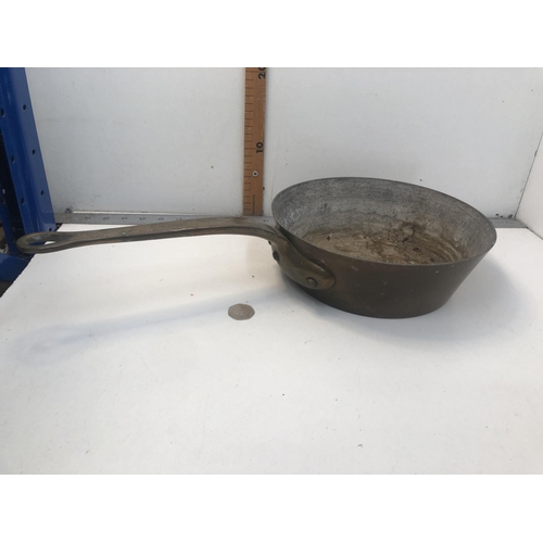 131 - Heavy brass pan