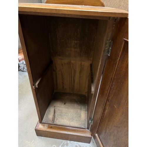 62 - Vintage Wooden Pot Cupboard, AF (no shelf)
H: 33