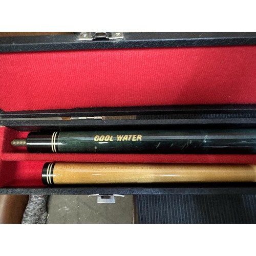 63 - Cool Water 2 Piece Pool Cue with case
Cue: 58.75
