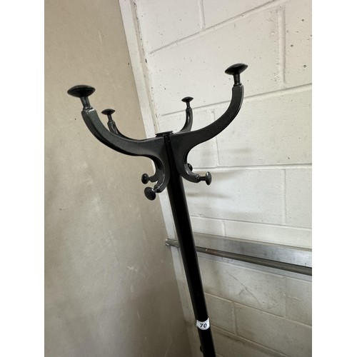 70 - Metal Coat Stand
H: 73