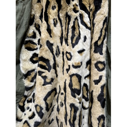 86 - Superdry Parka, Size Medium