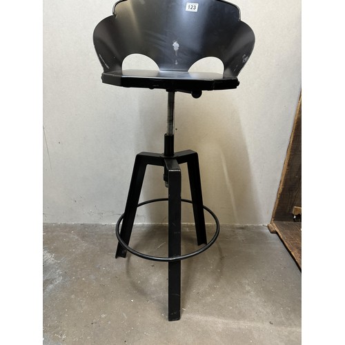 123 - Height Adjustable Metal Chair, AF (some wear)
PLEASE NOTE: COLLECTION ONLY