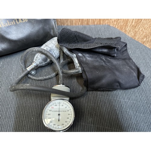 143 - Adalat LA30 Blodd Pressure Cuff, AF
