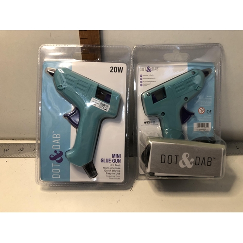 12 - X2 new mini glue guns