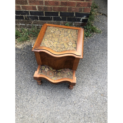 Lot 211       