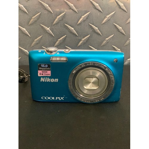 299 - Nikon coolpix camera untested