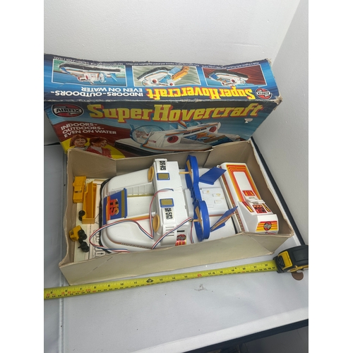 122 - Airfix Super Hovercraft - DAMAGE SHOWN