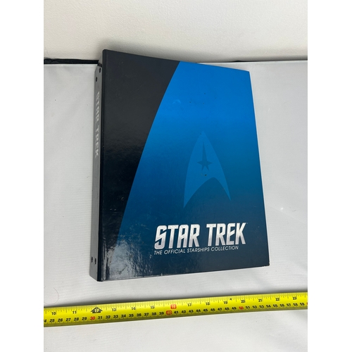 64 - Star Trek magazines in binder - issues 31-46