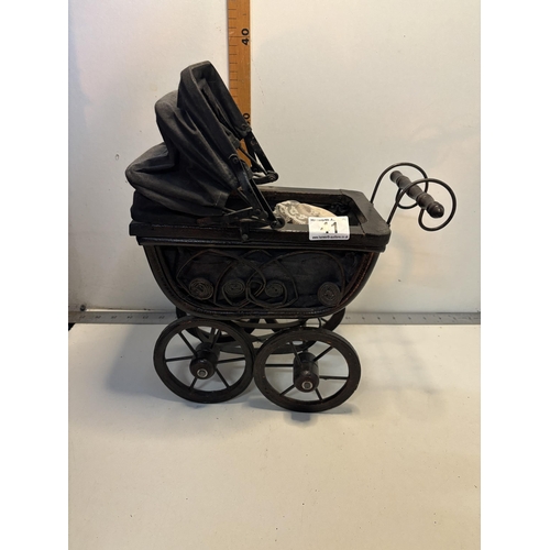 41 - Small dolls pram