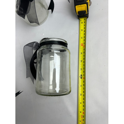 172 - 6 Glass Jars and Lids