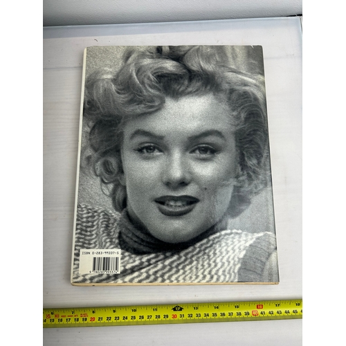 171 - Marilyn Monroe - private album book