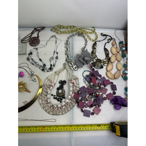 183 - Large quantity of Costume Jewellery