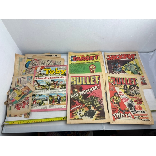 192 - 5 old comics and quantity of loose pages/cutouts