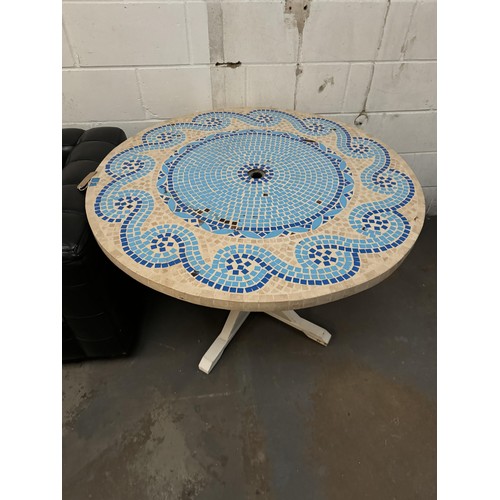 36 - Round Dining Table, mosaic effect