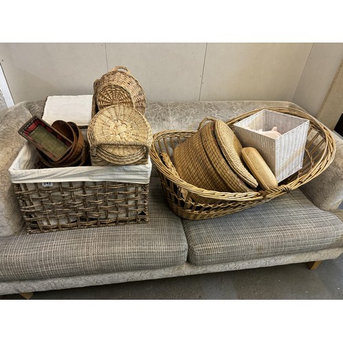 242 - Qty of Baskets