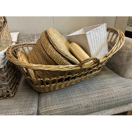 242 - Qty of Baskets