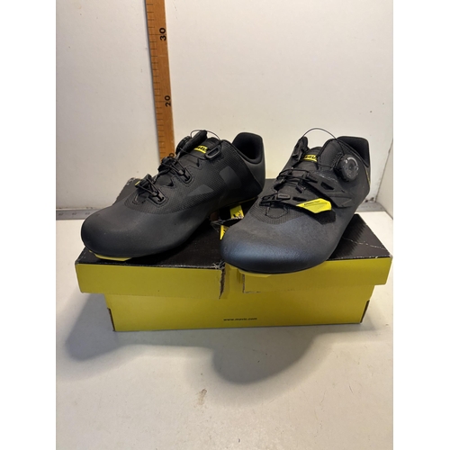 11 - Pair of Mavie cycling shoes
Size UK 9