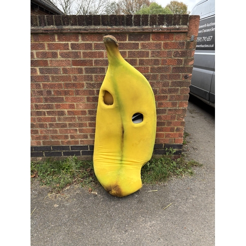 28 - Full size banana suit
PLEASE NOTE NOT POSTABLE