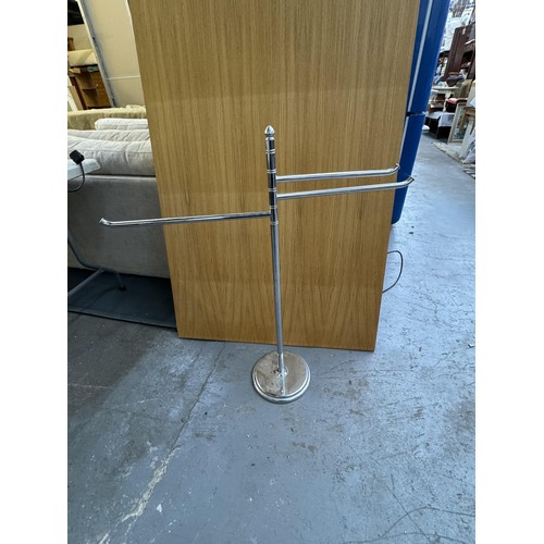 278 - Chrome Towel Rail