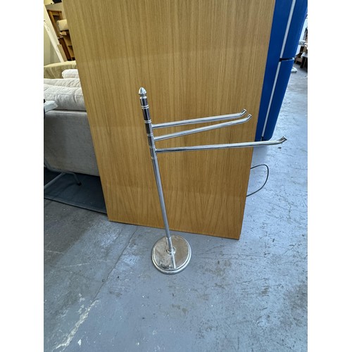 278 - Chrome Towel Rail