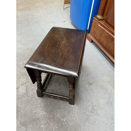 280 - Twist top side table