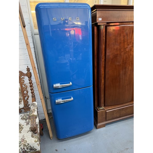 301 - SMEG Fridge Freezer, S32STRP3, Working