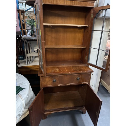 625 - Vintage Dresser