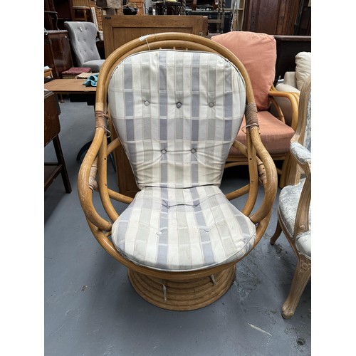 634 - Conservatory Chair, Swivel