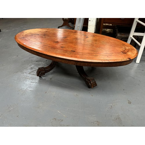 637 - Vintage Oval Coffee Table