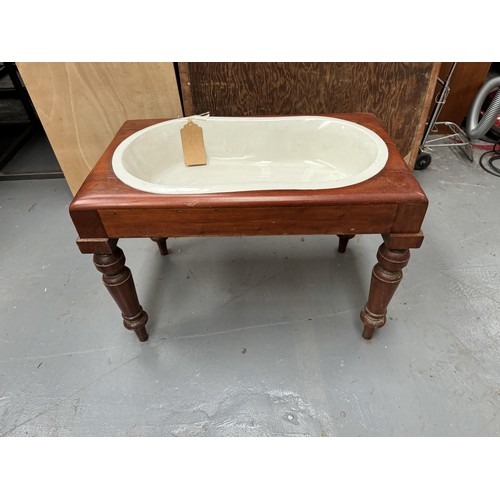 639 - Vintage Bidet, cermaic bowl