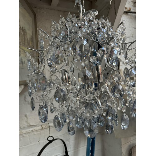 665 - Chandelier