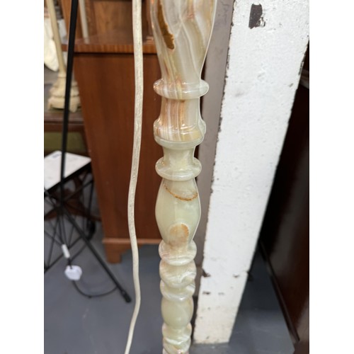 678 - Onyx Floor Lamp, working