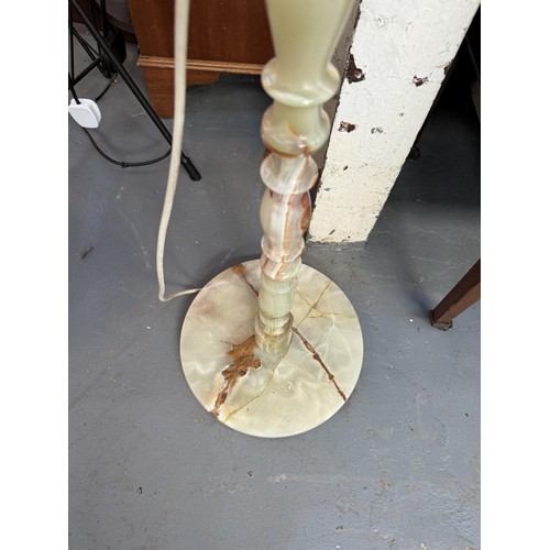 678 - Onyx Floor Lamp, working