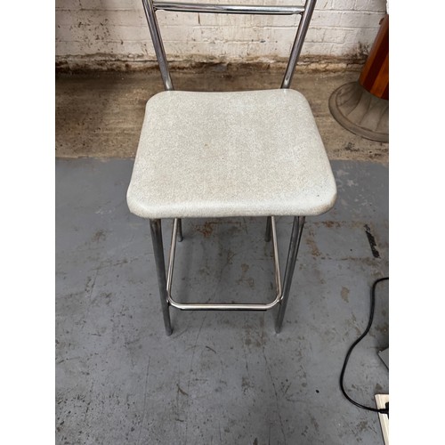 35 - Bar Stool