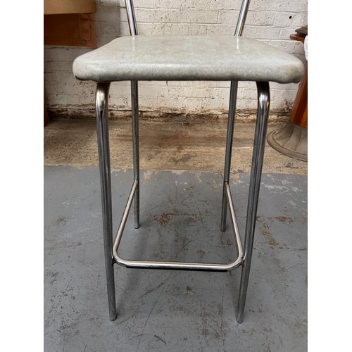 35 - Bar Stool