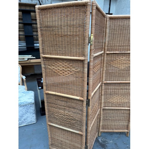 39 - 3 Panel Wicker Screen/Room Divider